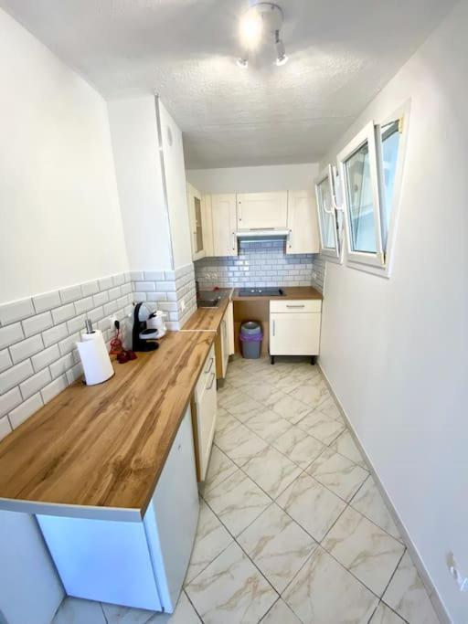 Appartement Spacieux 65M2, Avec Piscine Et Parking Fréjus Екстериор снимка